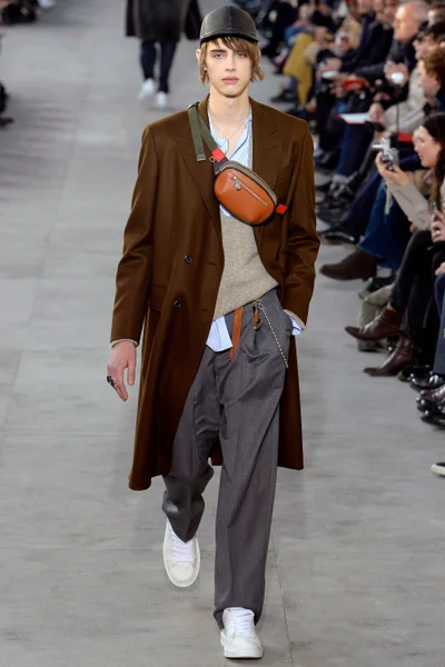 Look 25